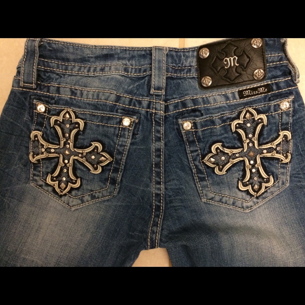 Miss Me Capri Jeans Size 27